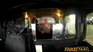 FakeTaxi - भगोड़ा आबनूस मुर्गा बेकार है