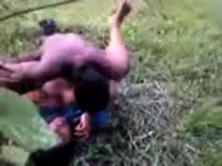 साड़ी में बांग्लादेशी सेक्स भारतीय तेलुगु गांव चाची गड़बड़ आउटडोर
