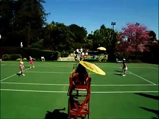 नग्न टेनिस