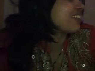 हिंदी ऑडियो विष में बर्तन के साथ सेक्सी पाकी लड़की