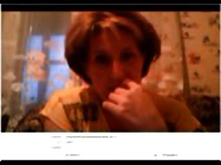 लुडमिला स्काइप पर masturbates