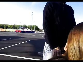 सुपरमार्केट पार्किंग पर गुदा सेक्स