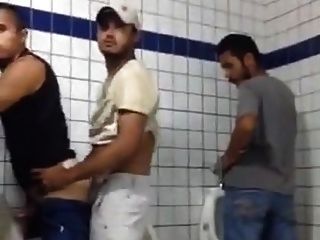 सार्वजनिक शौचालय