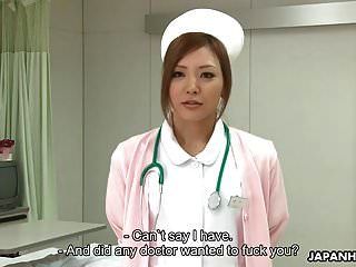 आश्चर्यजनक जापानी नर्स लगभग पी होने के बाद क्रीमयुक्त हो जाती है