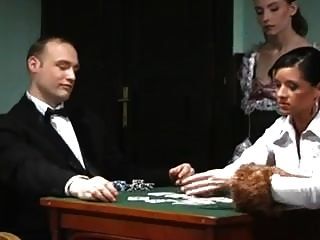 पोकर में अपनी पत्नी को खो दिया